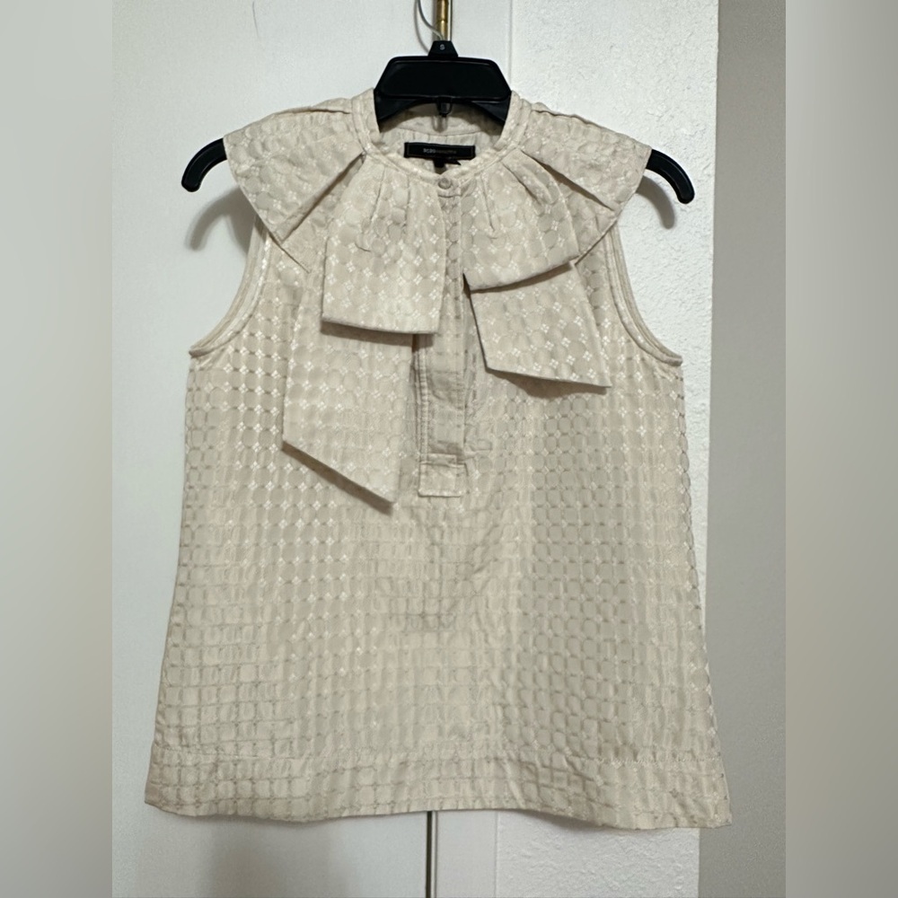 BCBGMaxazria Blouse Xs Statement Collar Cream Sleeveless metallic Career